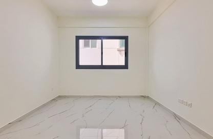 Apartment - Studio - 1 for rent in Al Karama - Bur Dubai - Dubai