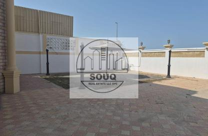 Villa - 7+ Bedrooms - 5 Bathrooms for sale in Seih Al Uraibi - Ras Al Khaimah