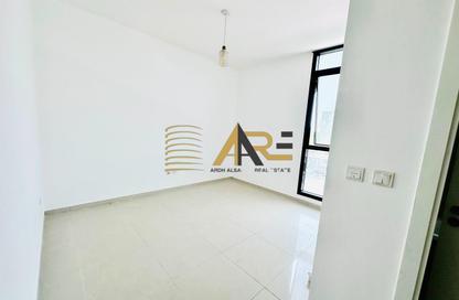Townhouse - 2 Bedrooms - 4 Bathrooms for rent in Nasma Residence - Al Tai - Sharjah