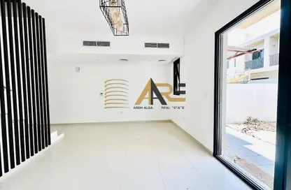 Townhouse - 2 Bedrooms - 4 Bathrooms for rent in Nasma Residence - Al Tai - Sharjah