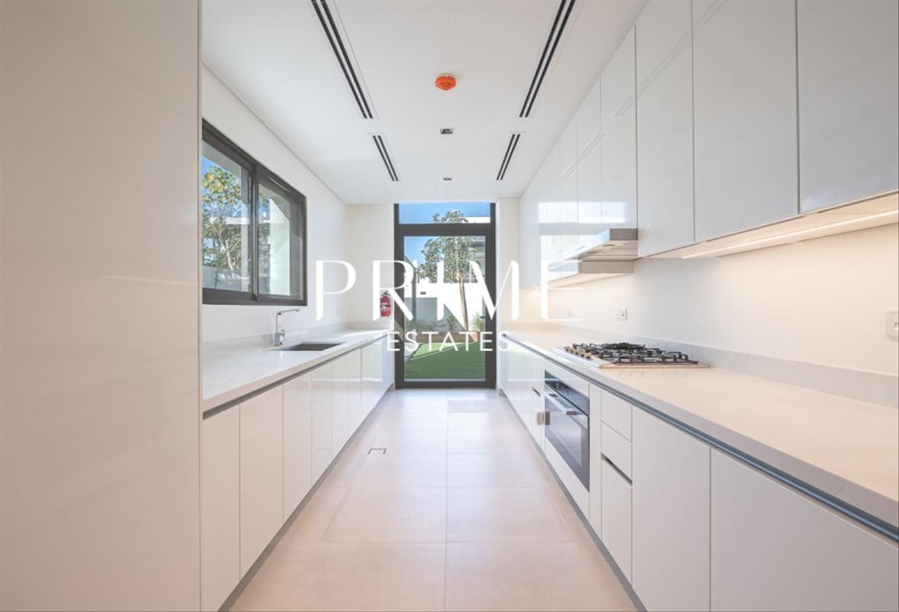 Furnished 5BR Villa | With Pool and Lift | Vacant! photo 7