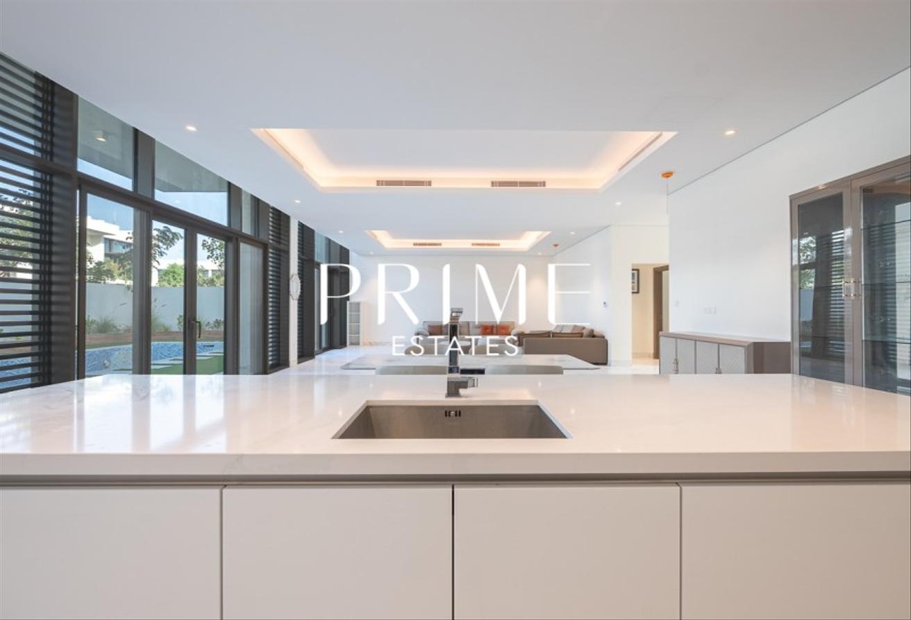 Furnished 5BR Villa | With Pool and Lift | Vacant! photo 12