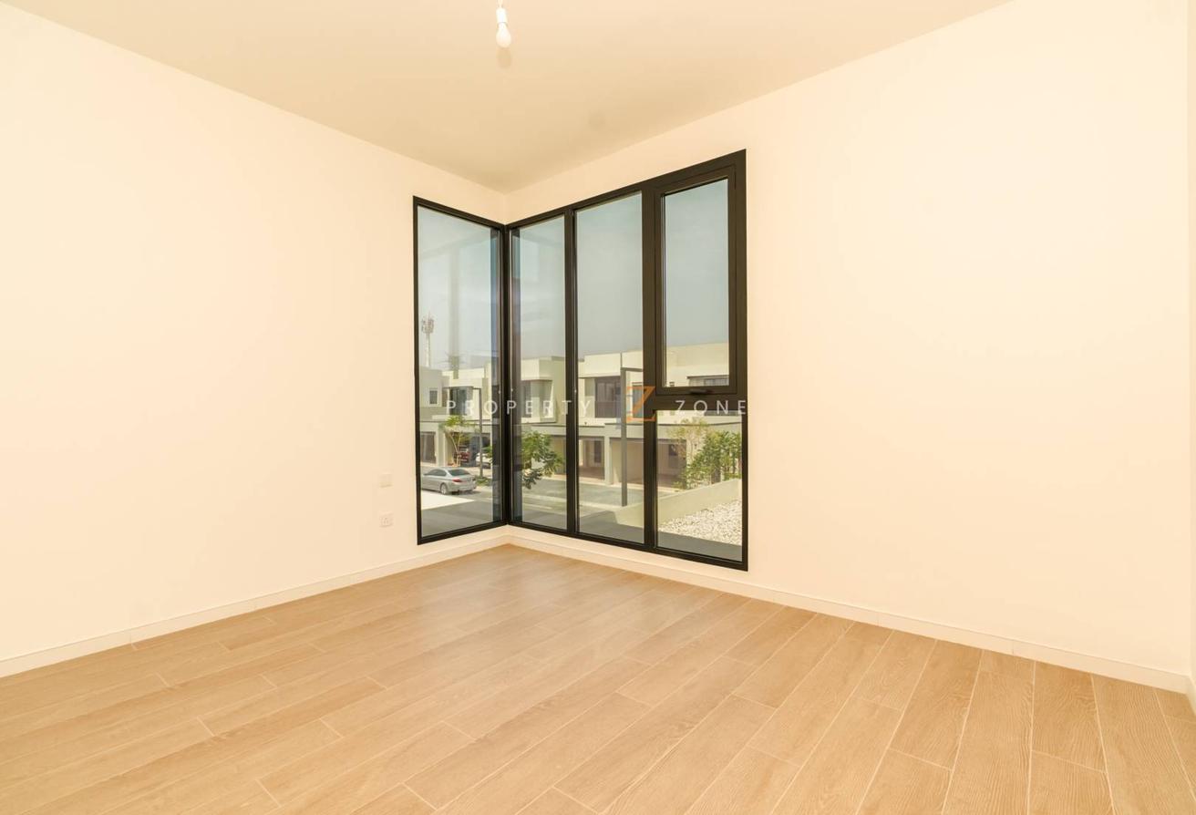 Single Row | Quiet Community View | Vastu Home photo 17