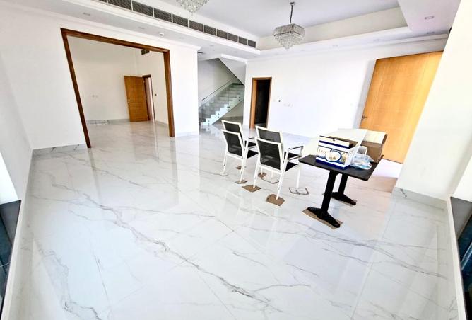 54450795 - صورة العقار 3