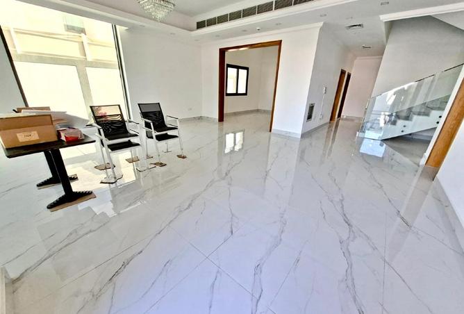 54450795 - صورة العقار 2