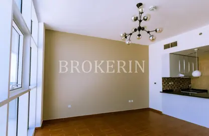 شقة - 1 حمام للايجار في مساكن الجوهرة - مثلث قرية جميرا - دبي