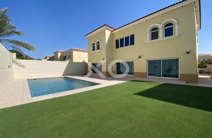 Villa - 4 Bedrooms - 4 Bathrooms for rent in District 8 - Jumeirah Park - Dubai