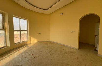Villa - 4 Bedrooms - 5 Bathrooms for rent in Al Riffa - Ras Al Khaimah