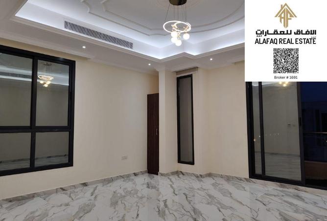 76989219 - Property Image 2