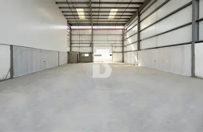 Warehouse - Studio for rent in Phase 1 - Dubai Investment Park (DIP) - Dubai
