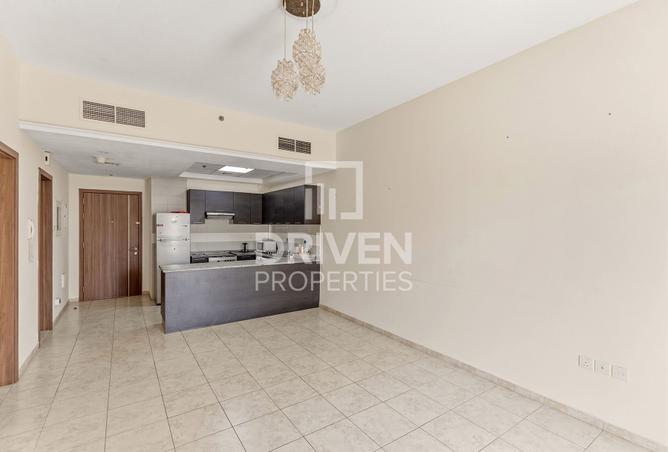 Ready to Move in | High Floor | Great Location photo 2