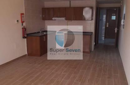 Apartment - Studio - 1 for rent in Al Helal Al Zahaby Building 1 - International City Phase 2 (Al Warsan 4) - Dubai Apartment - Studio - 1 for rent in Al Helal Al Zahaby Building 1 - International City Phase 2 (Al Warsan 4) - Dubai