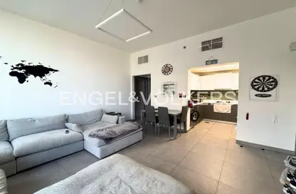 شقة - غرفة نوم - 2 حمامات للايجار في في2 - مدينة دبي الرياضية - دبي