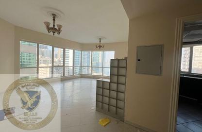 Apartment - 1 Bedroom - 2 Bathrooms for rent in Al Majaz 3 - Al Majaz - Sharjah Apartment - 1 Bedroom - 2 Bathrooms for rent in Al Majaz 3 - Al Majaz - Sharjah