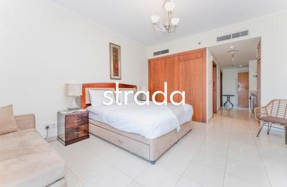 Apartment - Studio - 1 Bathroom for sale in The Links Canal Apartments - The Links - The Views - Dubai