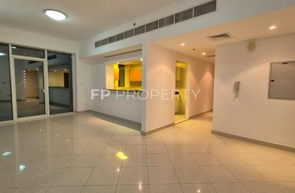 Apartment - 2 Bedrooms - 3 Bathrooms for sale in Hub Canal 2 - Hub Golf View Apartments - Dubai Sports City - Dubai