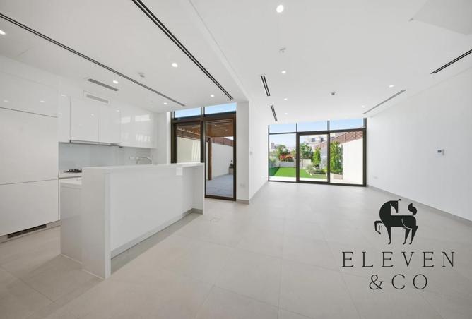 Ready To Move 2BR Townhouse | Jubail Island — photo 3