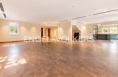 Villa - 5 - 6 for sale in District 1 - Jumeirah Park - Dubai Villa - 5 - 6 for sale in District 1 - Jumeirah Park - Dubai