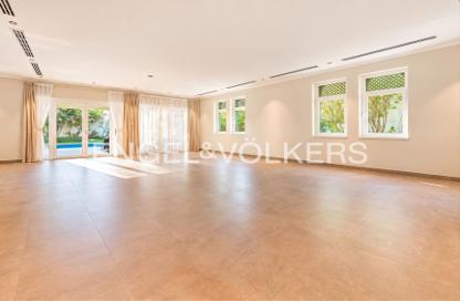 Villa - 5 - 6 for sale in District 1 - Jumeirah Park - Dubai Villa - 5 - 6 for sale in District 1 - Jumeirah Park - Dubai