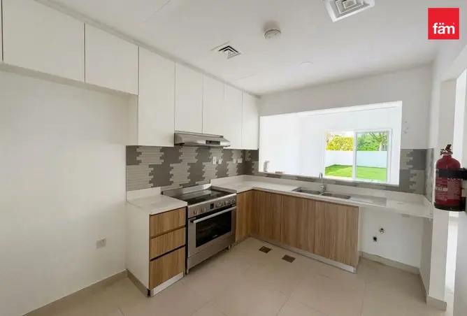 156005330 - Property Image 3