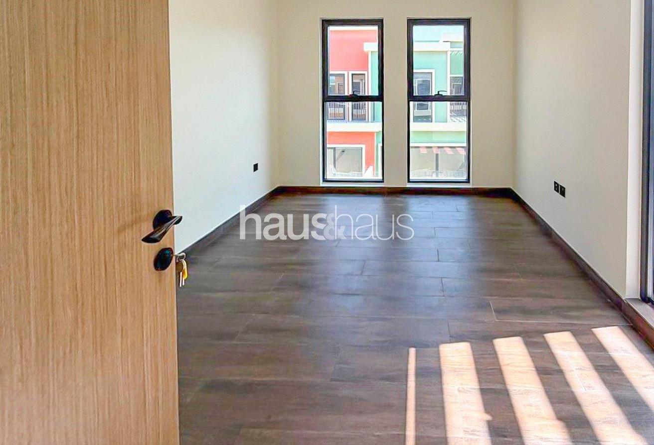 Single Row | Corner Unit | Close to lagoons photo 20
