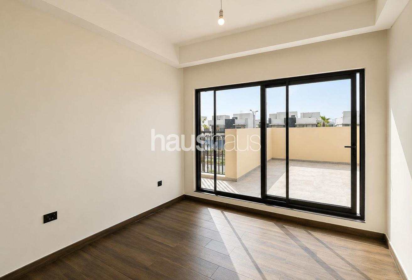 Single Row | Corner Unit | Close to lagoons photo 6