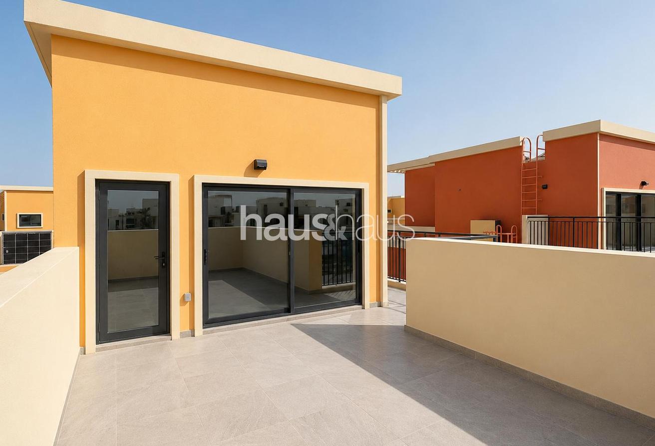 Single Row | Corner Unit | Close to lagoons photo 7