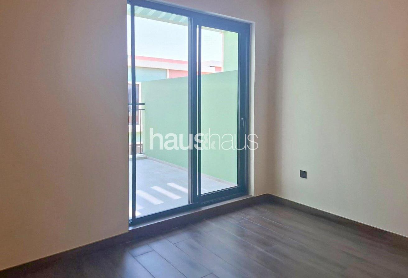 Single Row | Corner Unit | Close to lagoons photo 17