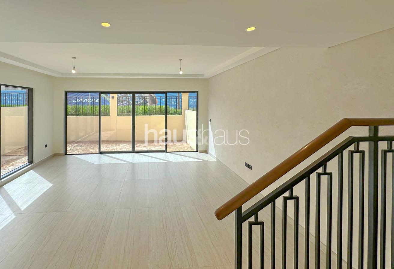 Single Row | Corner Unit | Close to lagoons photo 16