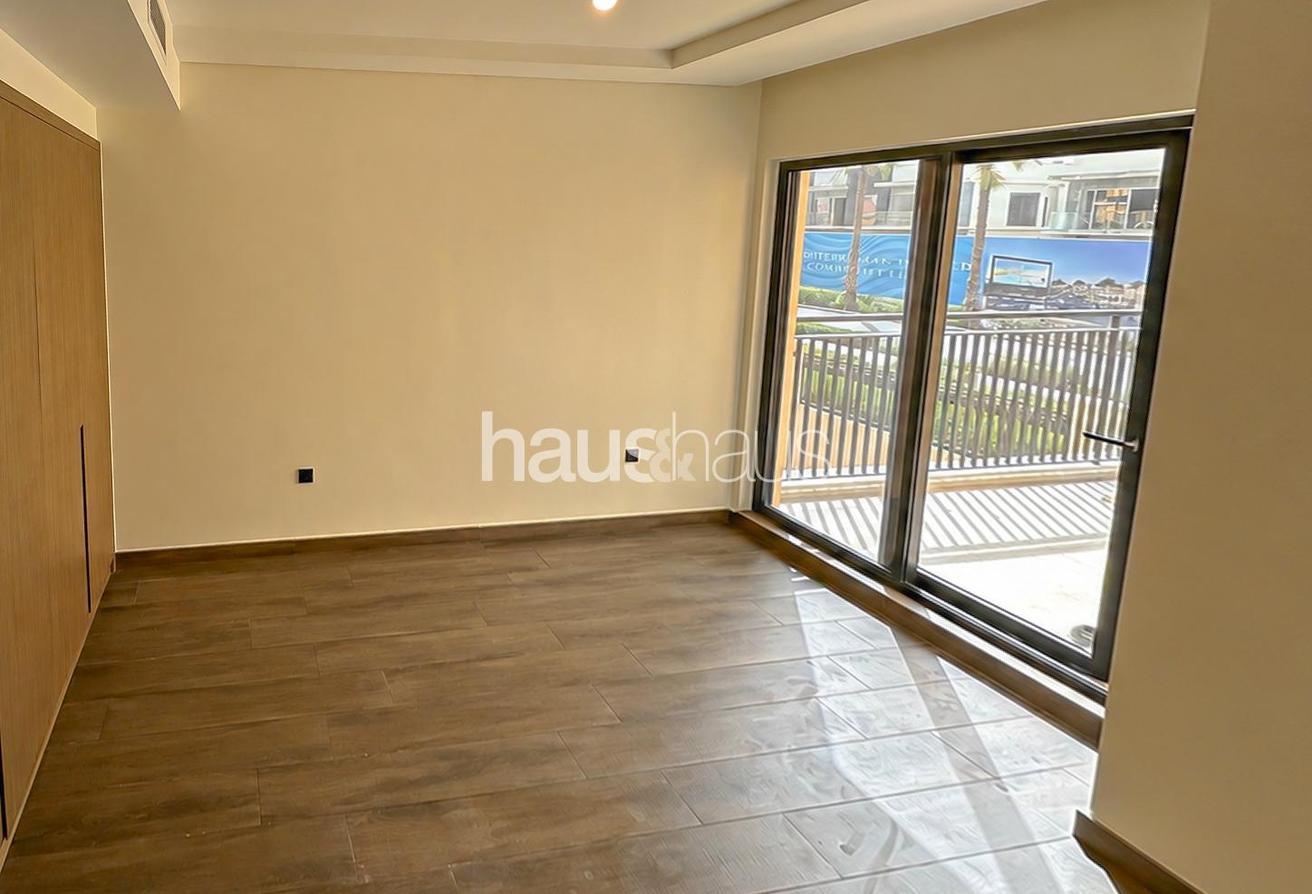 Single Row | Corner Unit | Close to lagoons photo 12