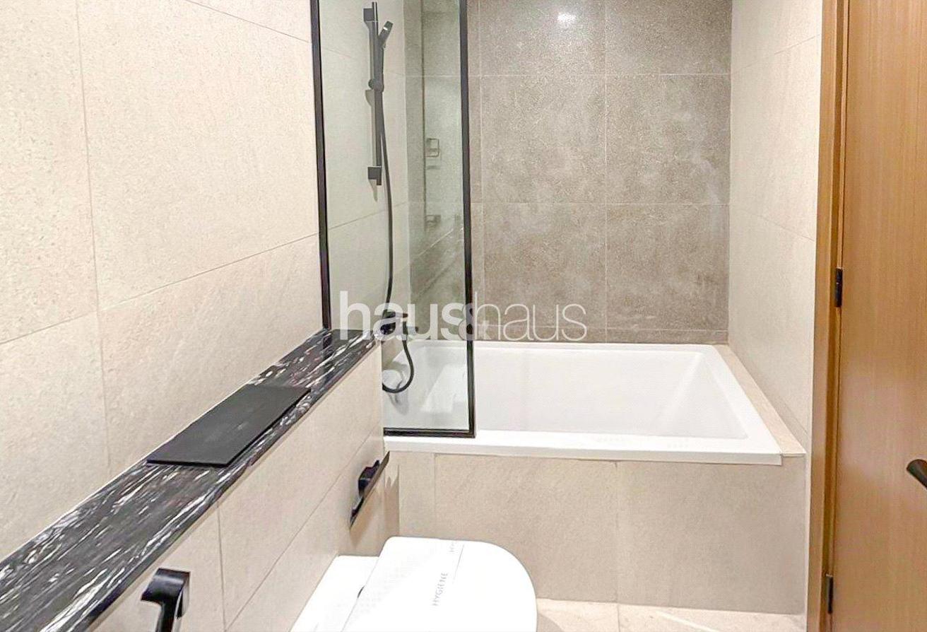 Single Row | Corner Unit | Close to lagoons photo 11