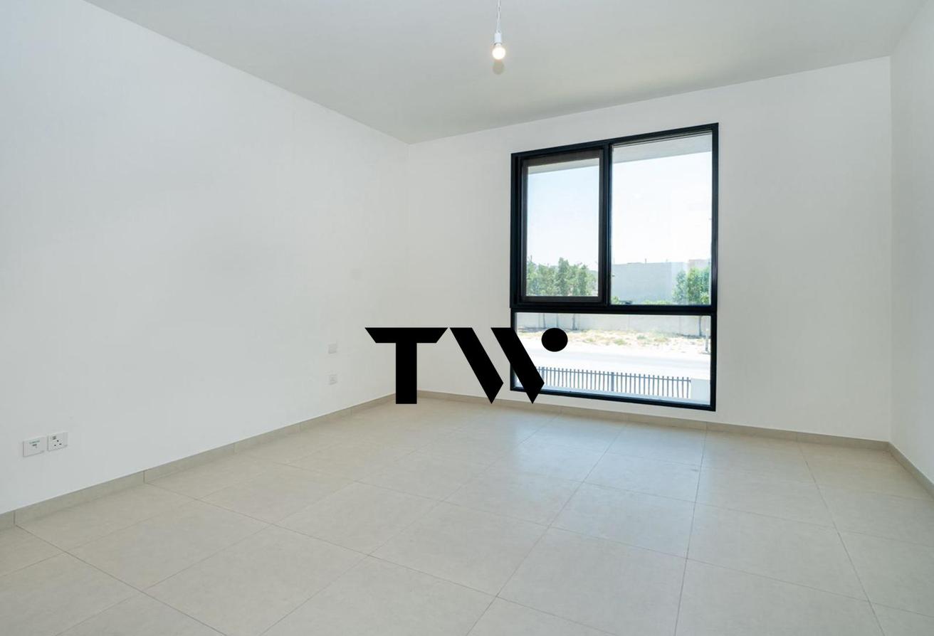4BR + MAIDS ROOM | Park Facing | Flexible Cheques photo 13