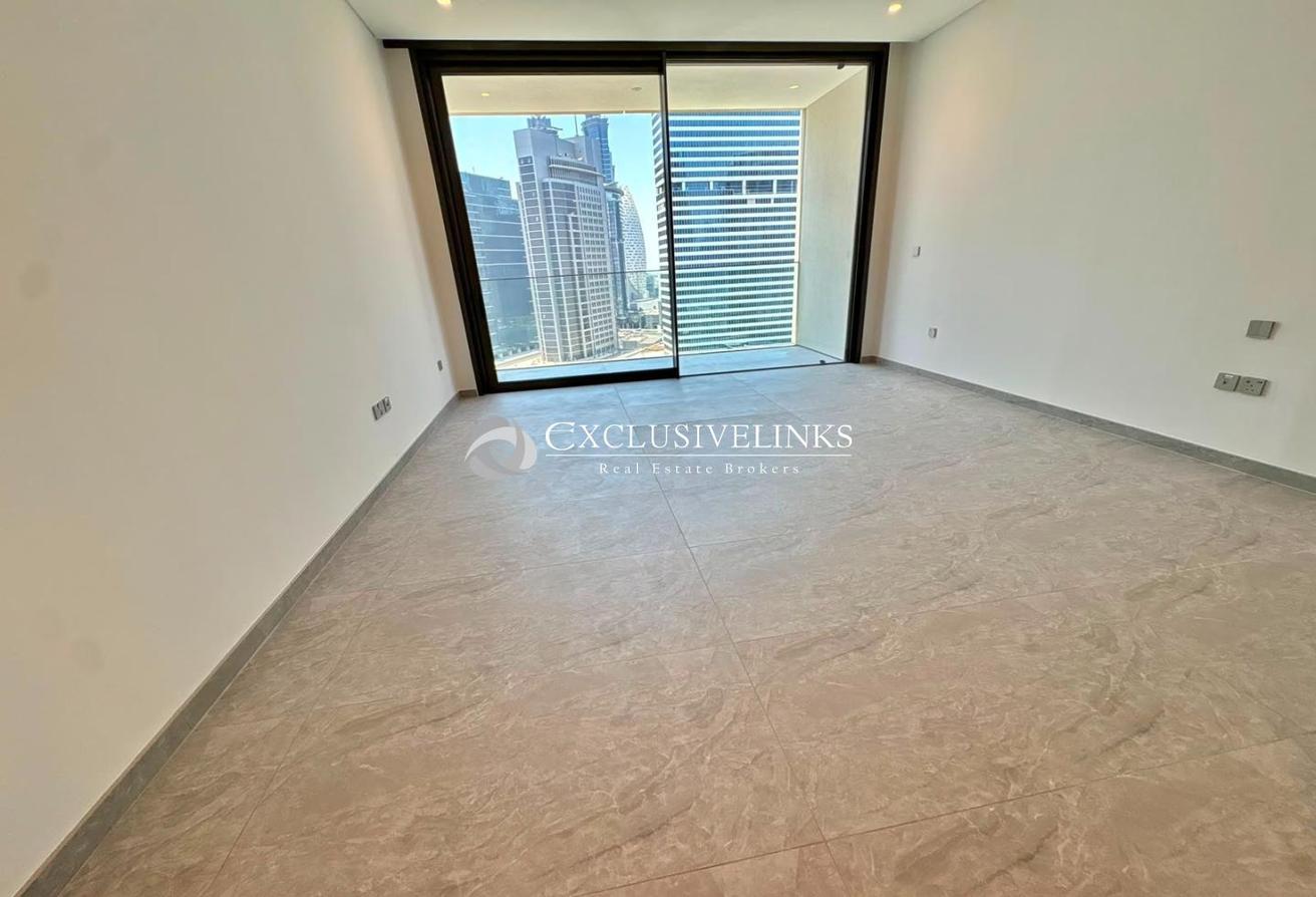 Full Canal Views | Unfurnished | Mid Floor| Vacant photo 5