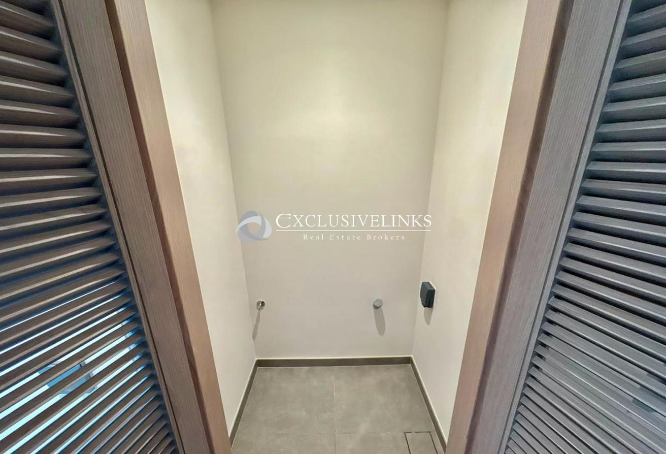 Full Canal Views | Unfurnished | Mid Floor| Vacant photo 10