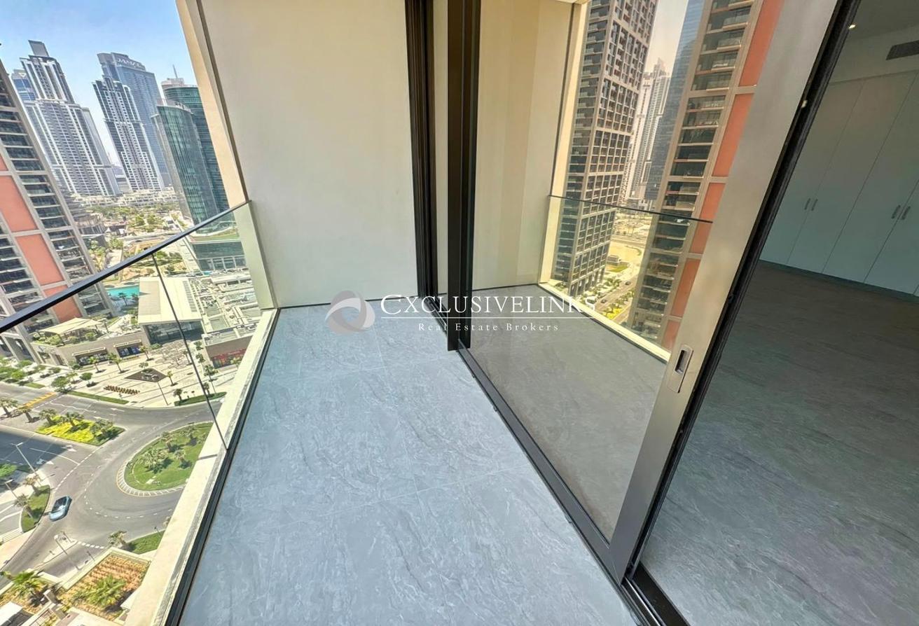 Full Canal Views | Unfurnished | Mid Floor| Vacant photo 4