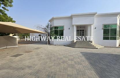 Villa - 4 Bedrooms - 5 Bathrooms for rent in Al Qarain 1 - Al Qarain - Sharjah