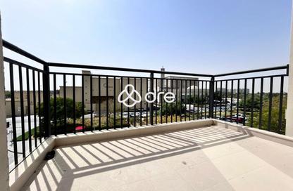 Apartment - 3 Bedrooms - 3 Bathrooms for sale in Hayat Boulevard 2A - Hayat Boulevard 2 - Hayat Boulevard - Town Square - Dubai