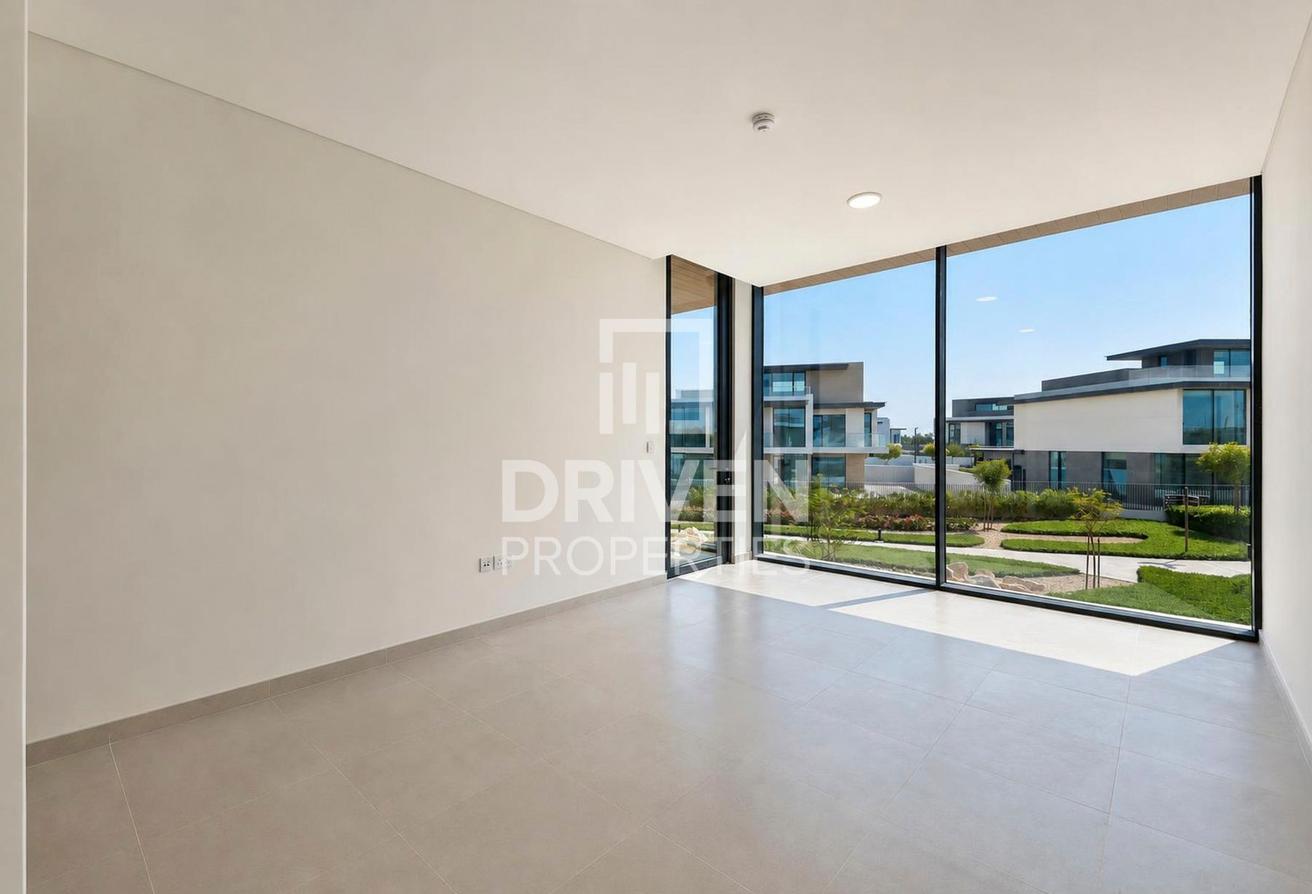 Elegant Living | Spacious Plot | Prime Location photo 14