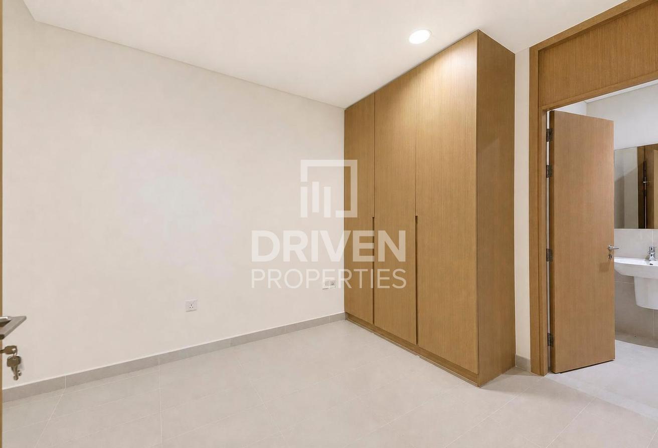 Elegant Living | Spacious Plot | Prime Location photo 10