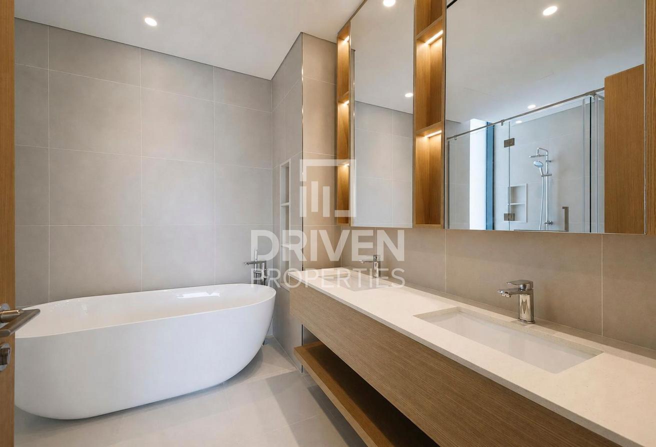 Elegant Living | Spacious Plot | Prime Location photo 25
