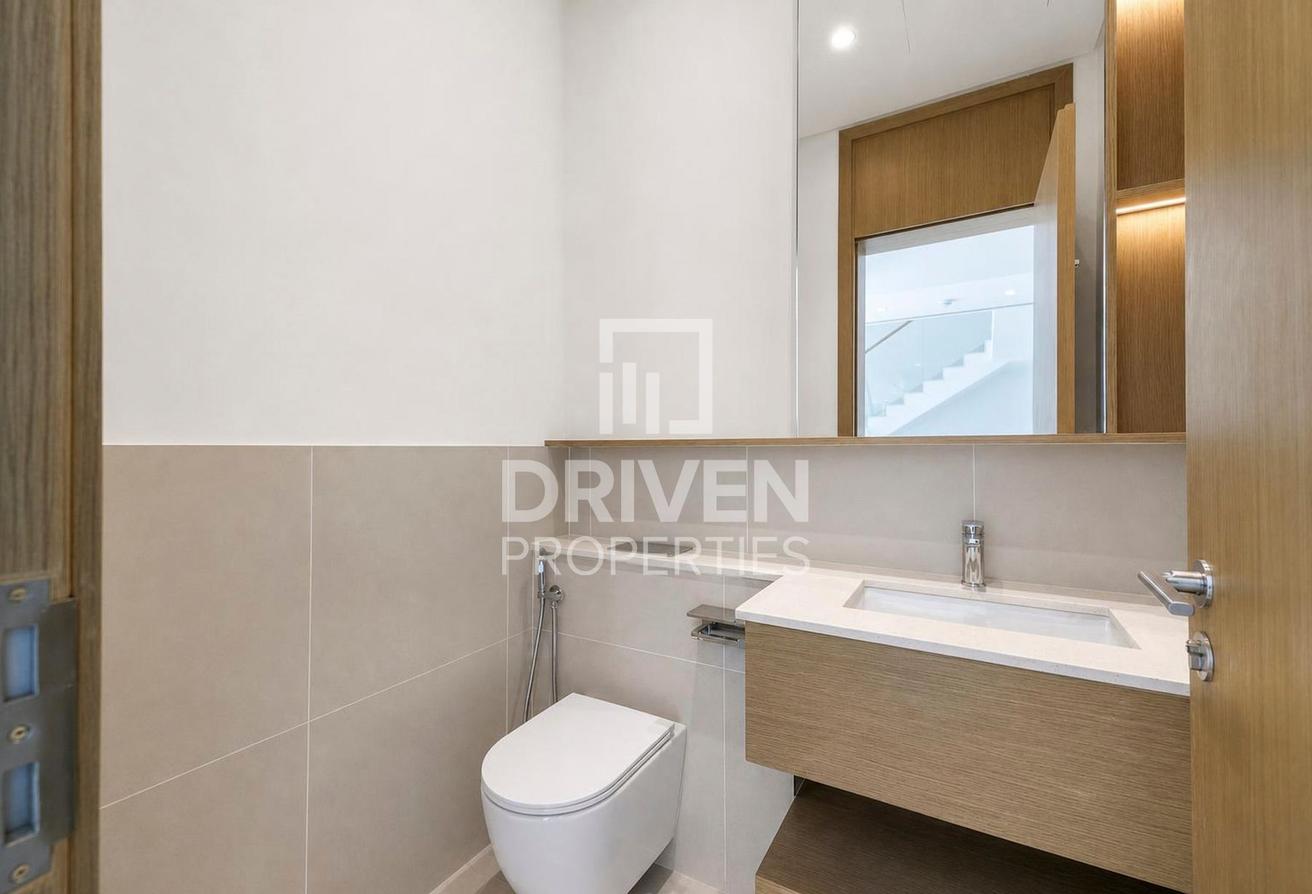 Elegant Living | Spacious Plot | Prime Location photo 23