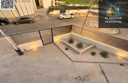 عمارة بالكامل - 7+ - 7+ للايجار في مجمع الجولف - الزورا - عجمان