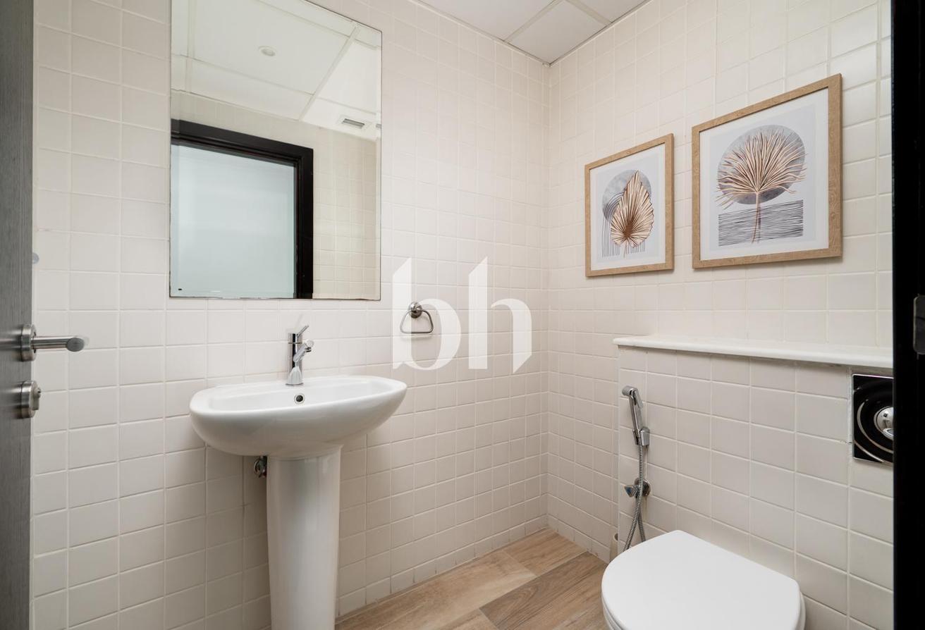 Upgraded | Fully Furnished | Full Marina View photo 16