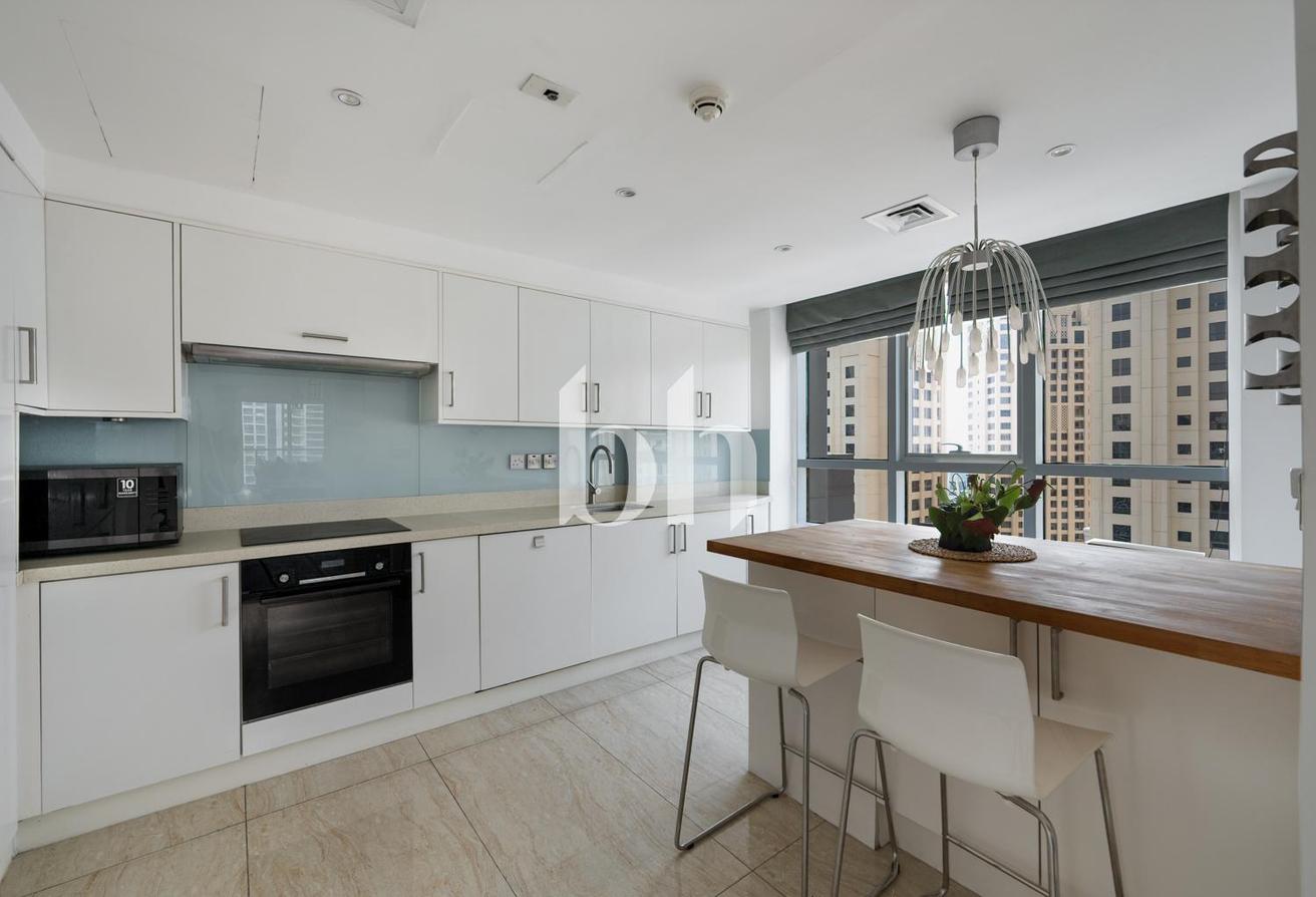 Upgraded | Fully Furnished | Full Marina View photo 4