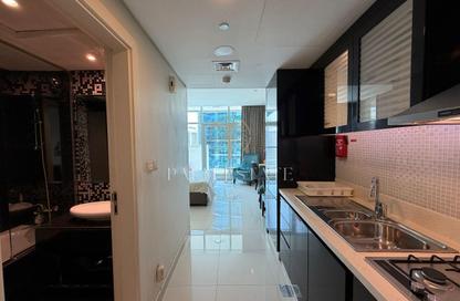 Apartment - Studio - 1 for rent in Bay's Edge - Business Bay - Dubai
