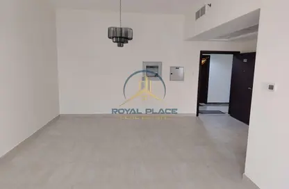 شقة - 2 غرف نوم - 3 حمامات للايجار في فيروز - الفرجان - دبي