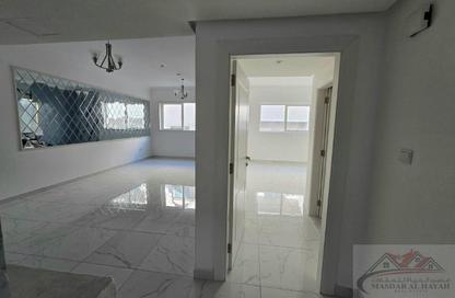 Apartment - 1 Bedroom - 2 Bathrooms for rent in Muwaileh 3 Building - Muwaileh - Sharjah