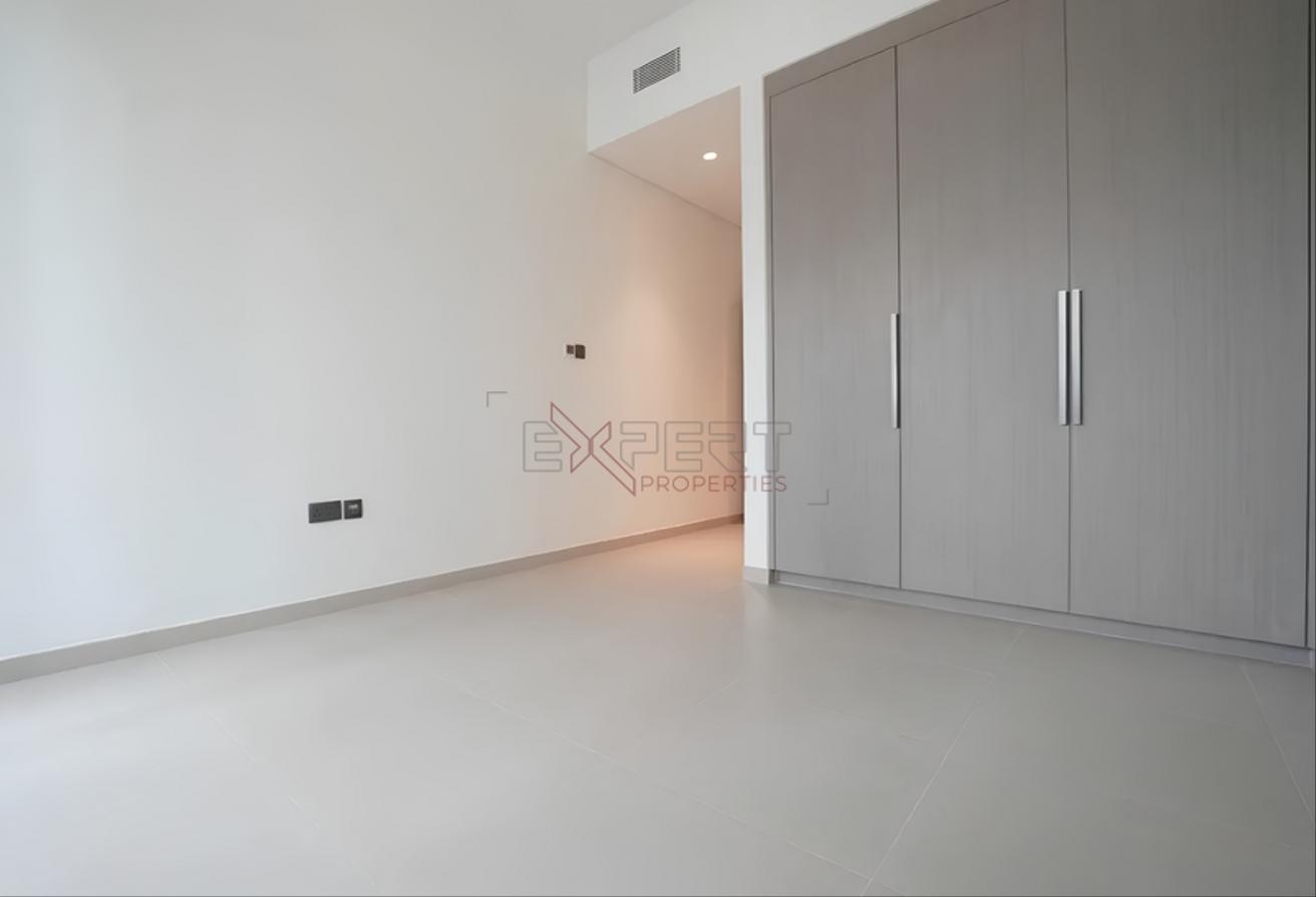 Holiday Apartment | Burj Views | High Floor Unit photo 7