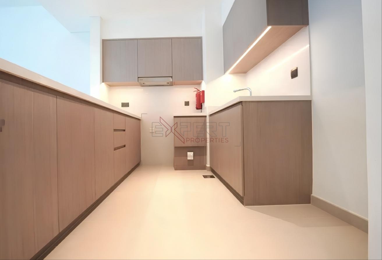 Holiday Apartment | Burj Views | High Floor Unit photo 4