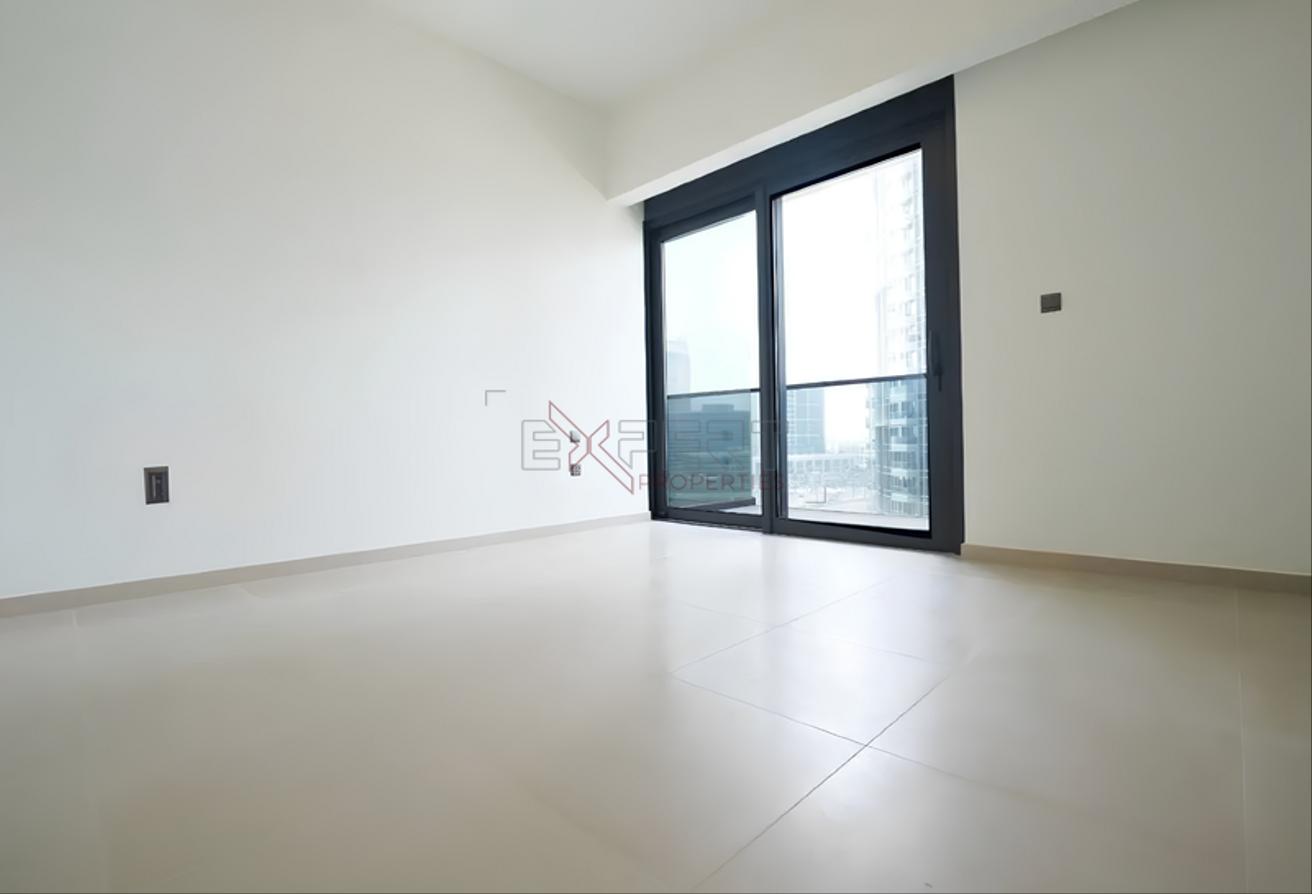 Holiday Apartment | Burj Views | High Floor Unit photo 11